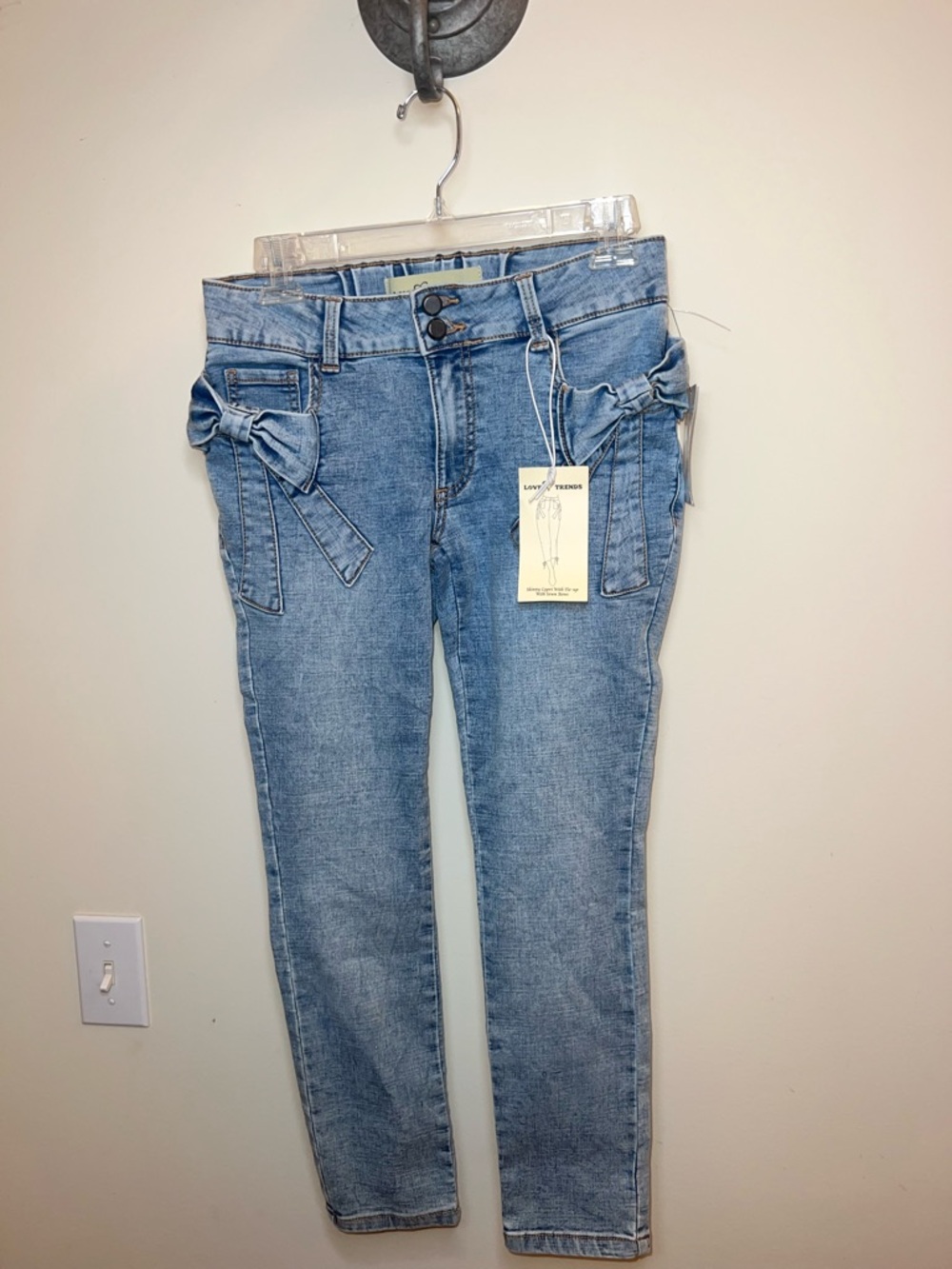 Love Trends Bow Pocket Capri Skinny Jeans Light Wash Size 3 NWT